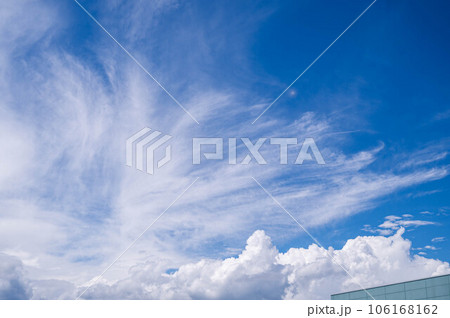 夏の青空と雲 夏の青空と雲 106168162