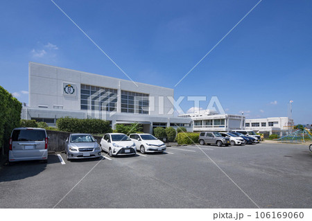 武蔵ヶ丘北小学校校門 106169060