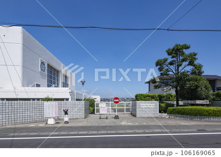 武蔵ヶ丘北小学校校門 106169065