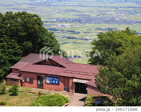 弥彦山から望む夏の越後平野 弥彦山から望む夏の越後平野 106171866