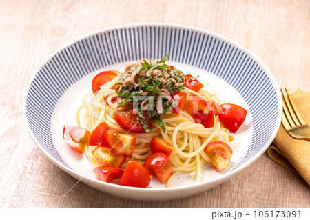 ツナとトマトの冷製パスタ 106173091