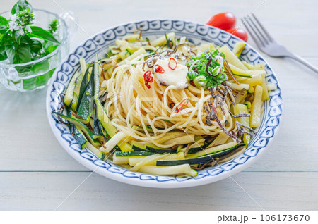 ズッキーニと塩こんぶの細麺パスタ ズッキーニと塩こんぶの細麺パスタ 106173670