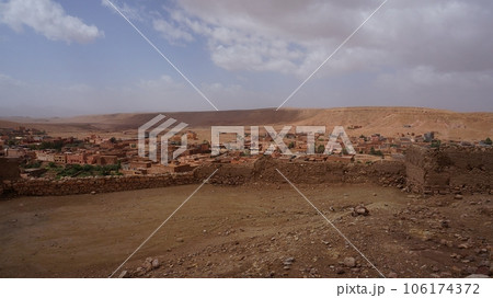 アイット・ベン・ハドゥ、頂上の景色【モロッコ】 106174372