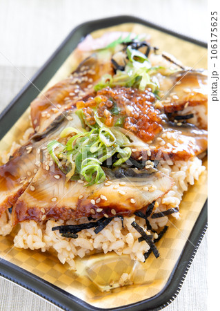 美味しい鰻まぶしごはん 美味しい鰻まぶしごはん 106175625