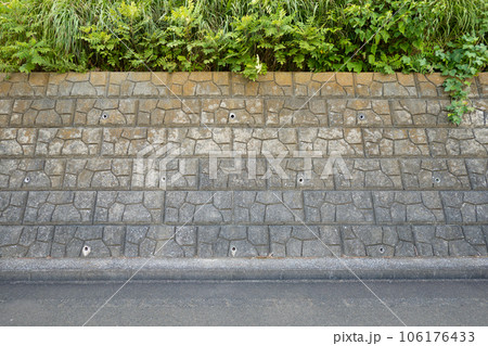 高速道路の間知ブロック擁壁 106176433