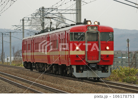 函館本線　納内ー深川　JR北海道　711系　S-111編成（札幌） 106178753