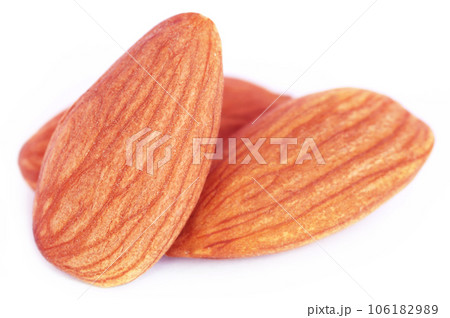 Fresh almonds 106182989