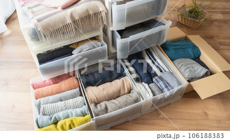 服の整理整とん|衣替え・断捨離イメージ 服の整理整とん|衣替え・断捨離イメージ 106188383