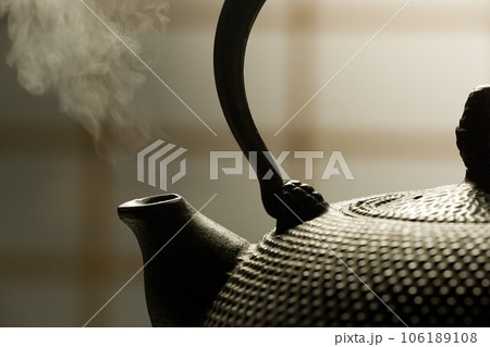 鉄瓶の湯気 106189108