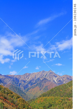 北アルプス後立山連峰　秋の鹿島槍ヶ岳 106190146