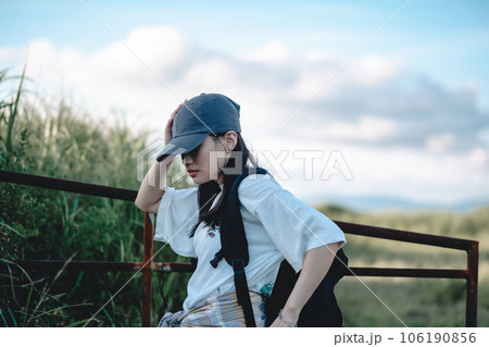 旅をしている女性バックパッカー 旅をしている女性バックパッカー 106190856