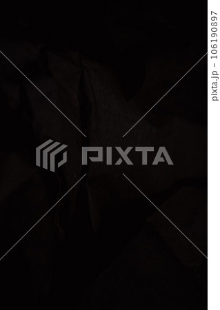 背景素材　バックグラウンド　4k　テクスチャー　黒　ブラックク　ラック　ひび割れ black 106190897