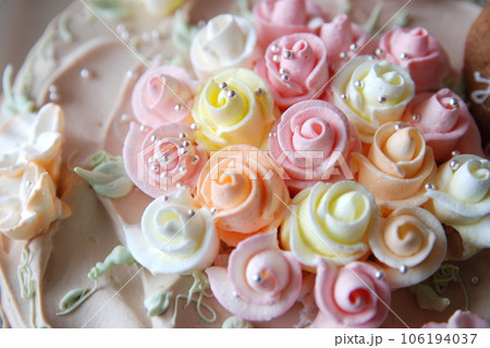薔薇のデコレーションケーキ 薔薇のデコレーションケーキ 106194037