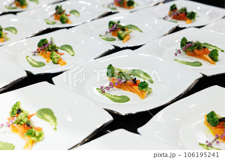 おいしいフレンチの前菜　サーモン 106195241