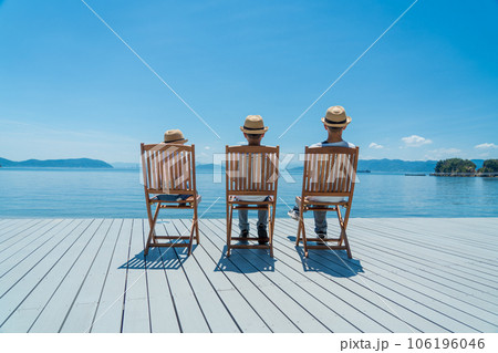 海にある白いテラス 海にある白いテラス 106196046