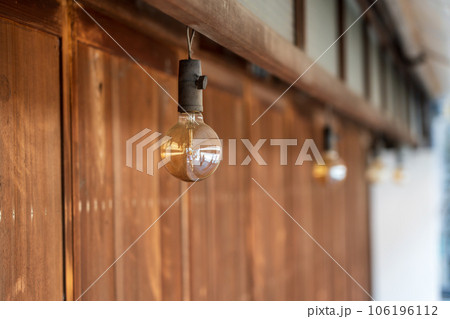 古い電球 古い電球 106196112