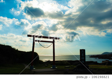 千葉県南房総市　野島崎灯台横の鳥居 106198821