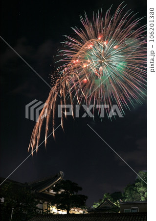 宝生寺と跳ね付花火 106201380