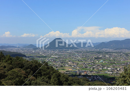 金刀比羅宮の御本宮側の展望舞台から眺める讃岐(丸亀)平野 金刀比羅宮の御本宮側の展望舞台から眺める讃岐(丸亀)平野 106203481