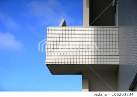 タイル張りの外部階段 タイル張りの外部階段 106203834