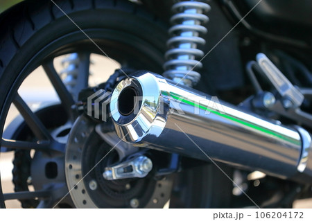 バイクのマフラー 106204172