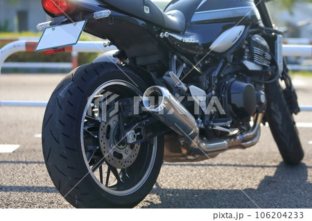 バイクのマフラー 106204233