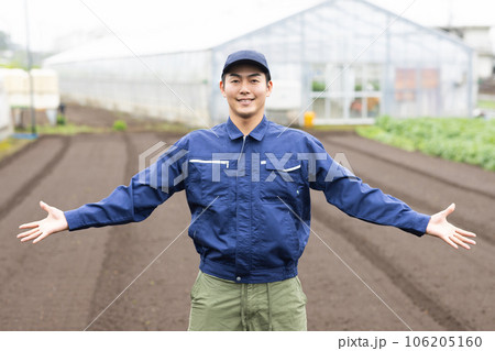 農業従事者の男性 106205160