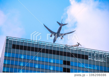 日本の東京都市景観 8月減↓全国平均。23府県減↓。航空需要回復…渋谷サクラステージ上空に=14日 日本の東京都市景観 8月減↓全国平均。23府県減↓。航空需要回復…渋谷サクラステージ上空に=14日 106206086