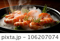 美味しそうな海老の蒸し焼き 106207074