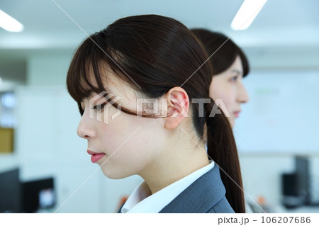 仲が悪い女性社員のイメージ 106207686