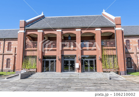 兵庫県姫路市　快晴の姫路市立美術館 106210002