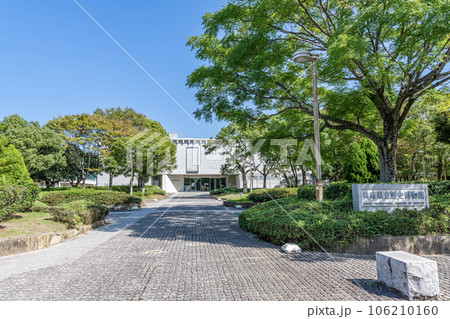 兵庫県姫路市　快晴の兵庫県立歴史博物館 106210160