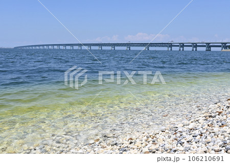 泉南マーブルビーチの大理石と関西国際空港連絡橋 泉南マーブルビーチの大理石と関西国際空港連絡橋 106210691