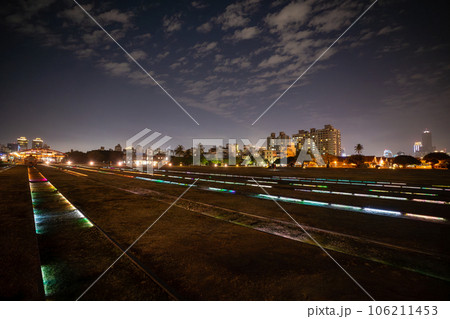 哈瑪星鉄道文化園区からみる高雄の夜景 高雄市 106211453