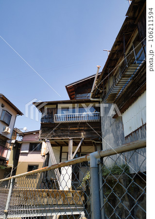 岐阜県飛騨金山のレトロな路地裏建物の筋骨めぐり 106211594