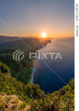 北海道 小樽 余市 尻場山 積丹 夕焼け ローソク岩 海 北海道 小樽 余市 尻場山 積丹 夕焼け ローソク岩 海 106212659
