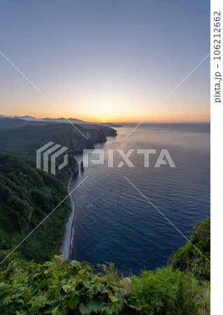 北海道 小樽 余市 尻場山 積丹 夕焼け ローソク岩 海 北海道 小樽 余市 尻場山 積丹 夕焼け ローソク岩 海 106212662
