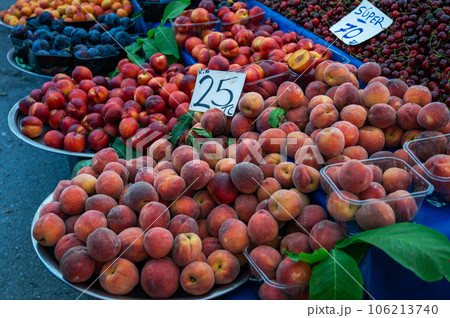 Nectarine trading in the Turkish market Nectarine trading in the Turkish market 106213740