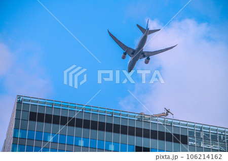 日本の東京都市景観 8月減↓全国平均。23府県減↓。航空需要回復…渋谷サクラステージ上空に=14日 日本の東京都市景観 8月減↓全国平均。23府県減↓。航空需要回復…渋谷サクラステージ上空に=14日 106214162