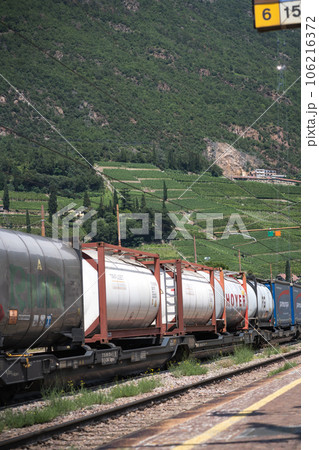 Trifleet Leasing e Hoyer tank containers 106216372