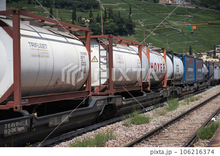 Trifleet Leasing e Hoyer tank containers 106216374