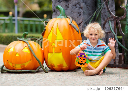 Child in Halloween costume. Kids trick or treat. 106217644