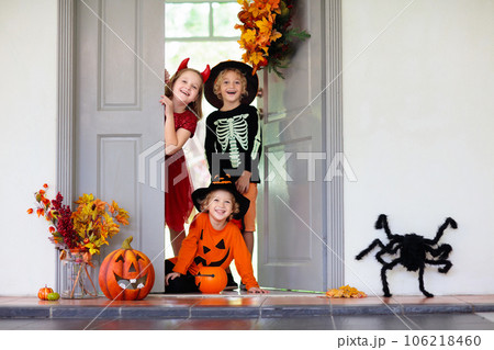 Kids trick or treat. Halloween fun for children. Kids trick or treat. Halloween fun for children. 106218460