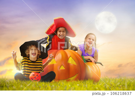 Kids trick or treat. Halloween fun for children. Kids trick or treat. Halloween fun for children. 106218637