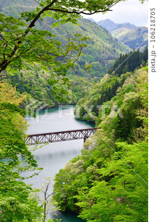 高清水スノーシェッドから第三只見川橋梁を望む(福島県) 高清水スノーシェッドから第三只見川橋梁を望む(福島県) 106218705