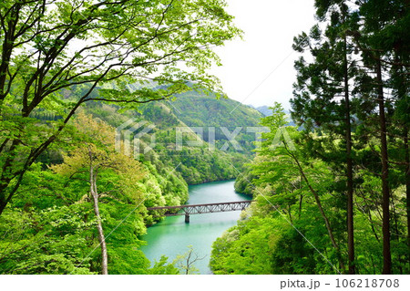 高清水スノーシェッドから第三只見川橋梁を望む（福島県） 106218708
