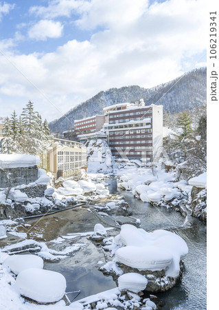 定山渓 月見橋から下流の温泉街方向 札幌市 定山渓 月見橋から下流の温泉街方向 札幌市 106219341