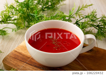 トマトの冷製スープ　アップ 106220432