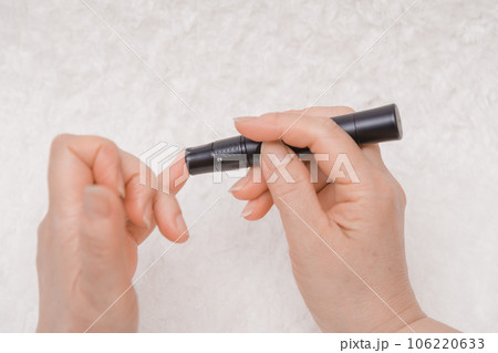 【糖尿病の血糖値測定　針】 106220633