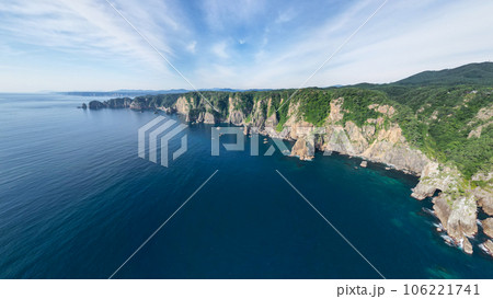 「岩手県」ドローンで見た北山崎断崖絶壁 三陸復興国定公園 「岩手県」ドローンで見た北山崎断崖絶壁 三陸復興国定公園 106221741